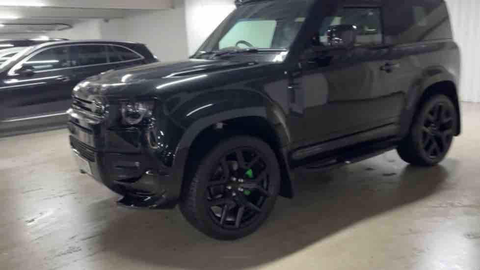 More views of Land Rover Defender 90