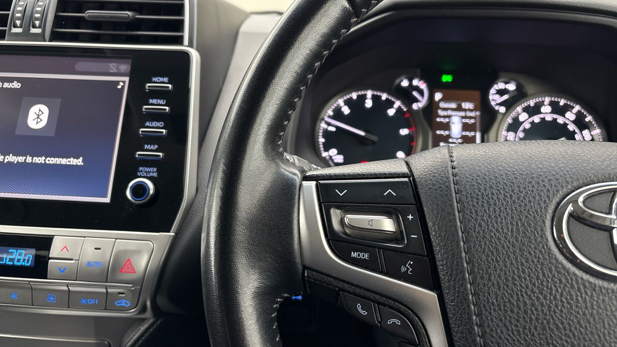 Toyota Land Cruiser Image 13