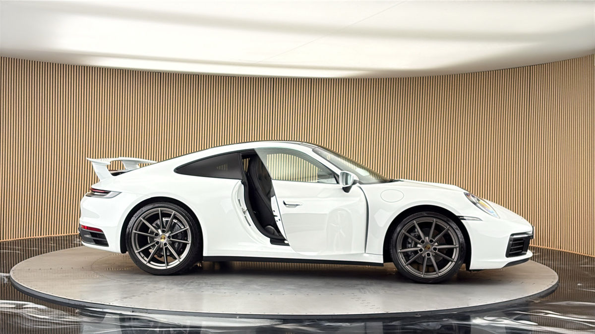 More views of Porsche 911
