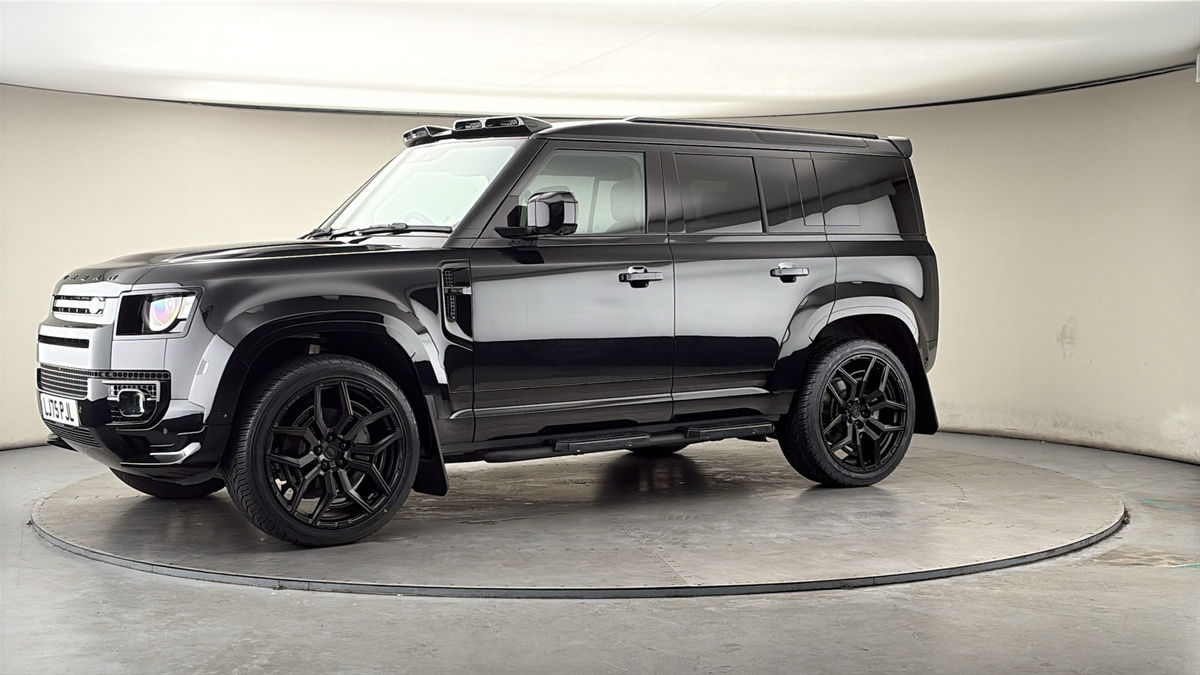More views of Land Rover Defender 110