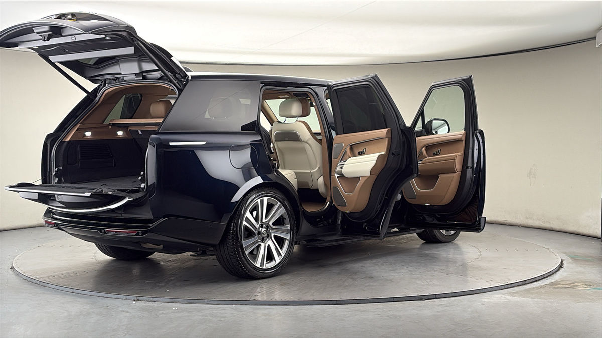 More views of Land Rover Range Rover