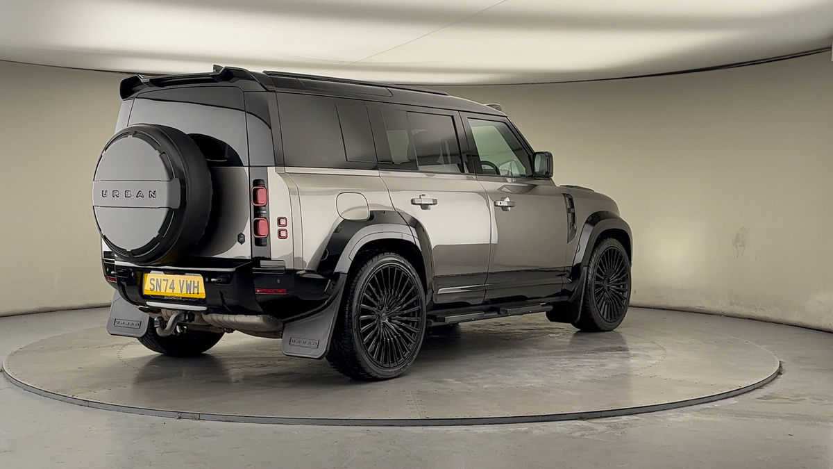 More views of Land Rover Defender 110