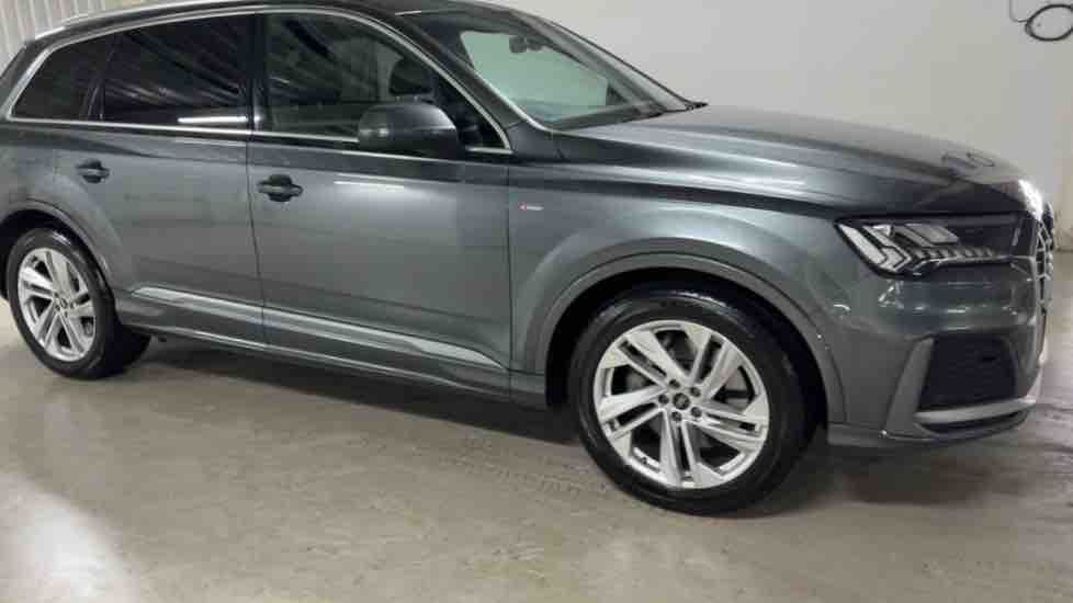 More views of Audi Q7