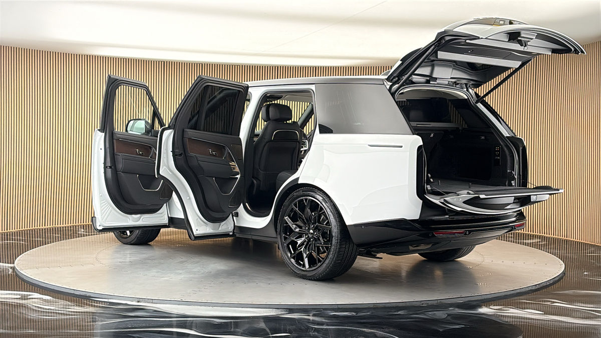 More views of Land Rover Range Rover