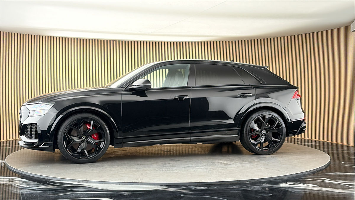 More views of Audi RSQ8
