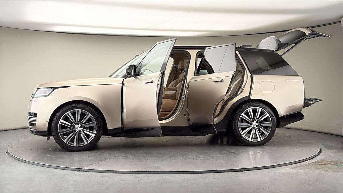 More views of Land Rover Range Rover