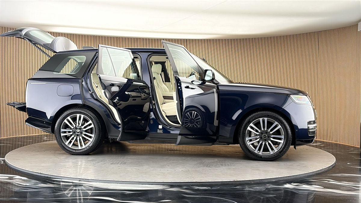 More views of Land Rover Range Rover