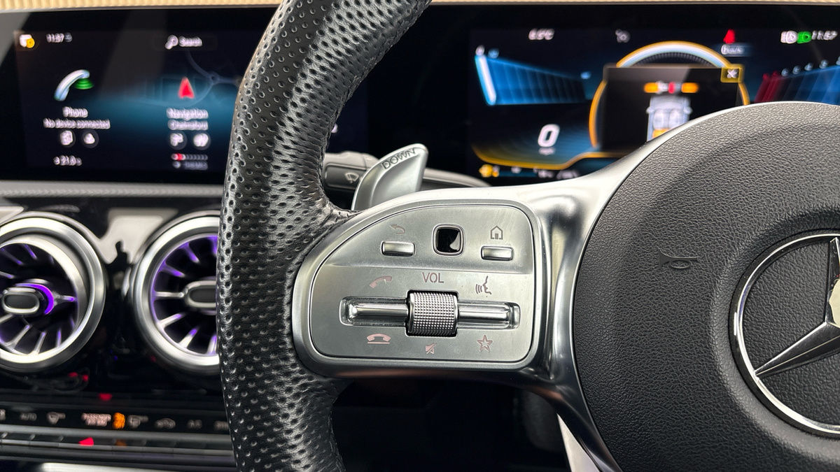 Mercedes-Benz CLA Image 13