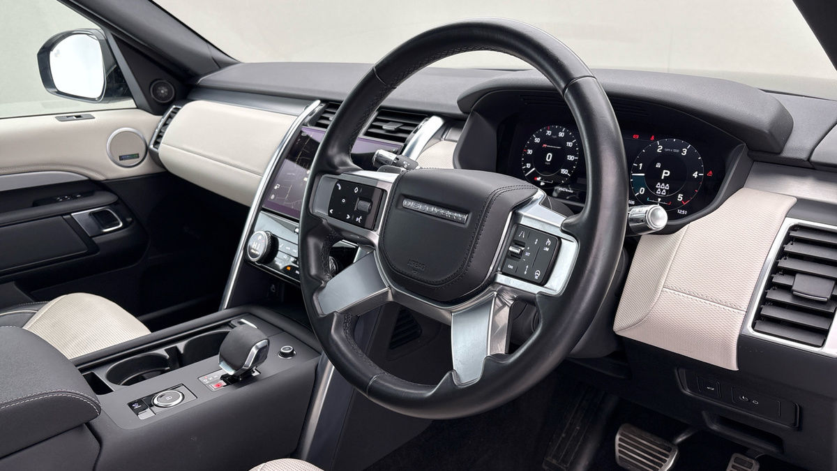 Land Rover Discovery Image 5