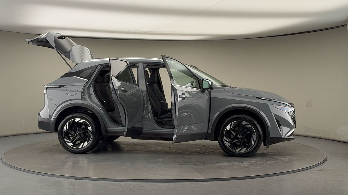 More views of Nissan Qashqai