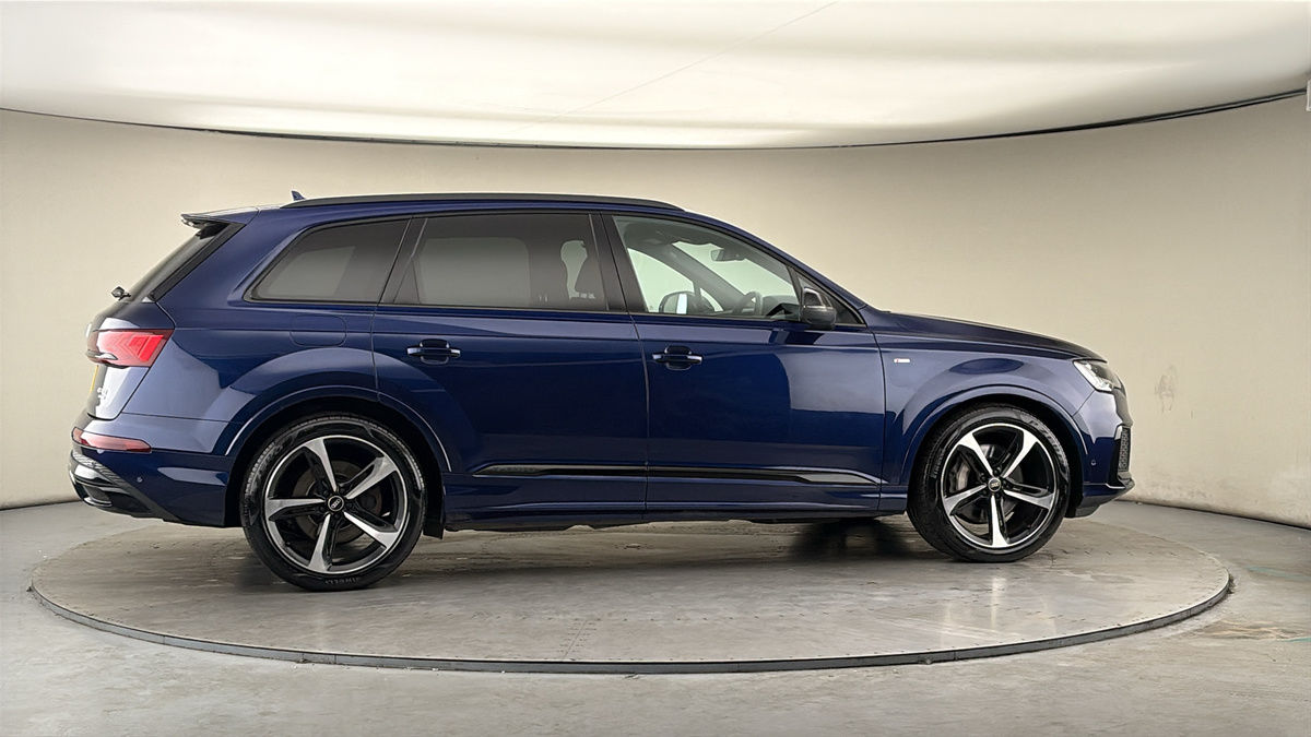 More views of Audi Q7