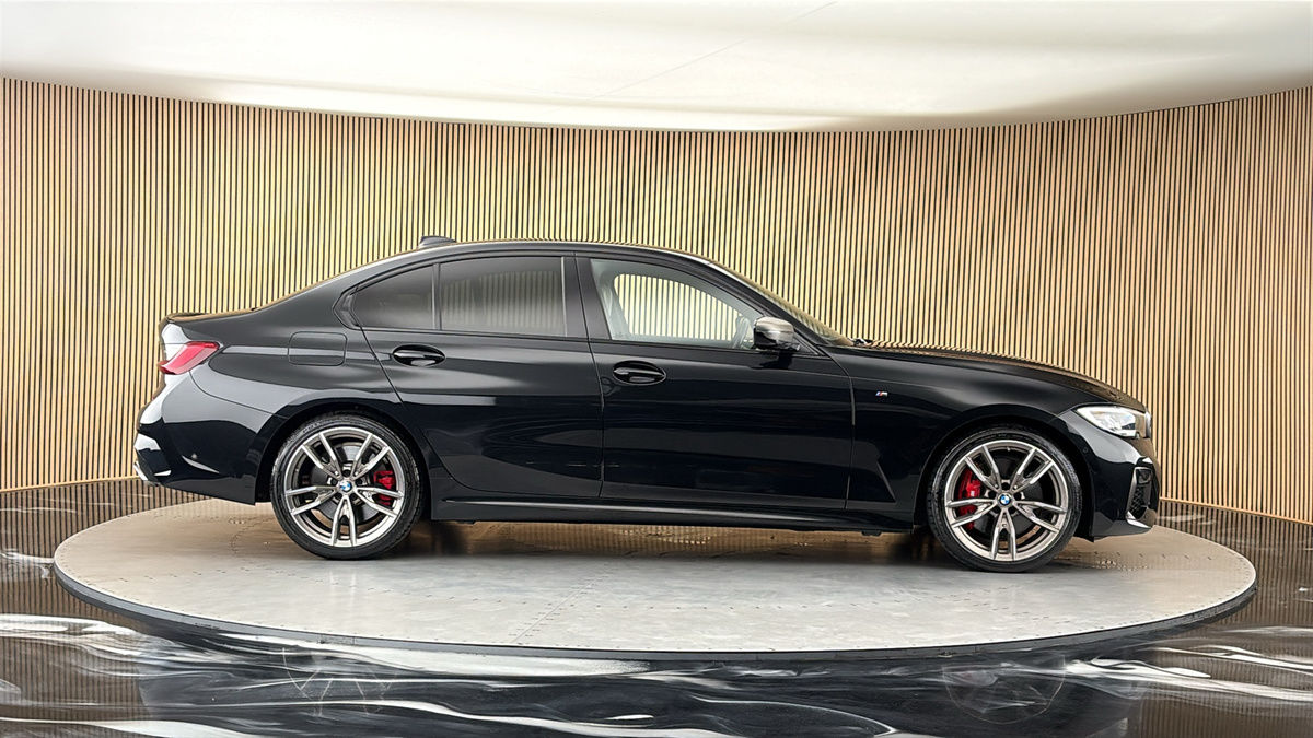 BMW 3 Series Image 16