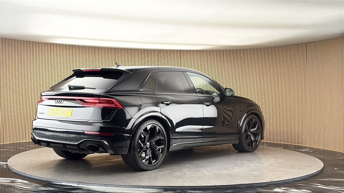 Audi RSQ8 Image 21