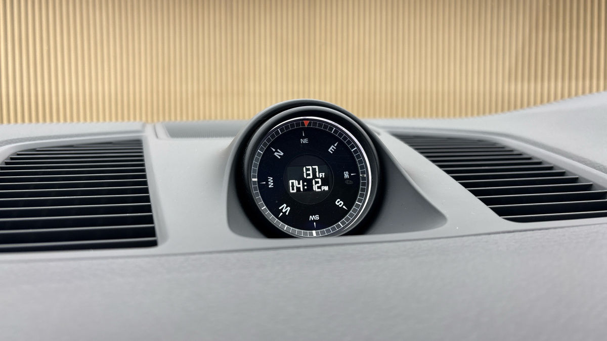 Porsche Cayenne Image 26