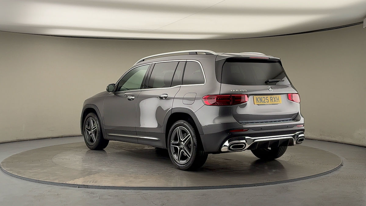 Mercedes-Benz GLB Image 2