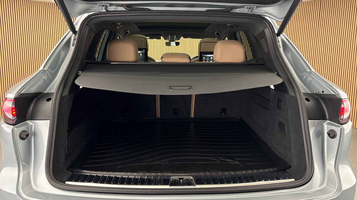 Porsche Cayenne Image 11
