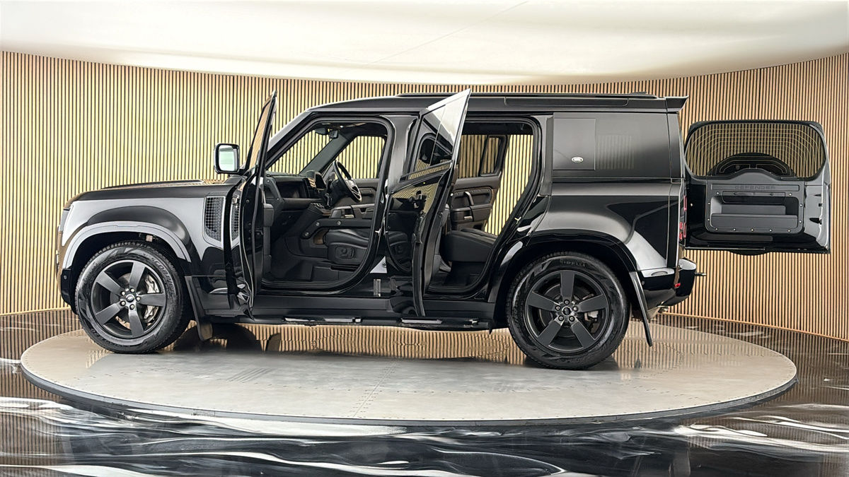 More views of Land Rover Defender 110