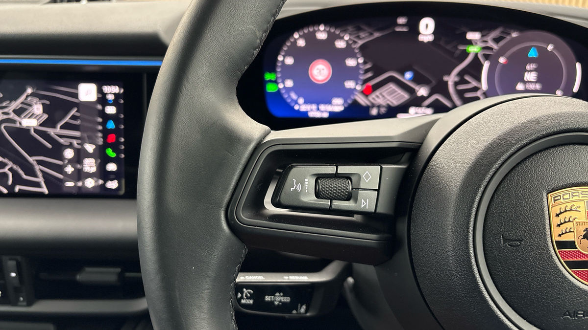 Porsche Macan Image 13