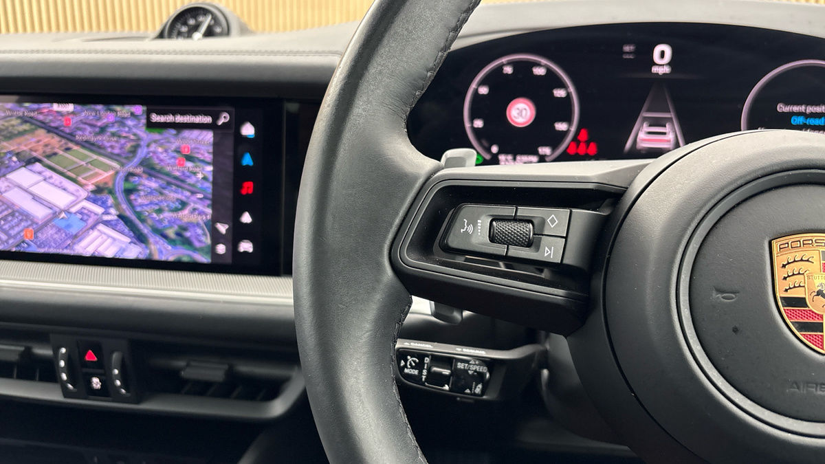 Porsche Cayenne Image 13