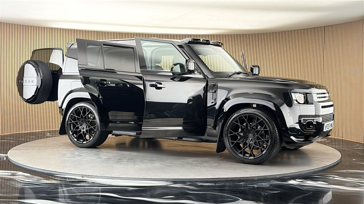 More views of Land Rover Defender 110