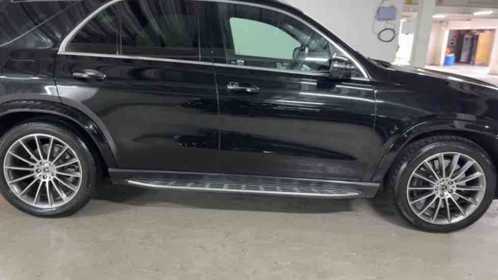 More views of Mercedes-Benz GLE