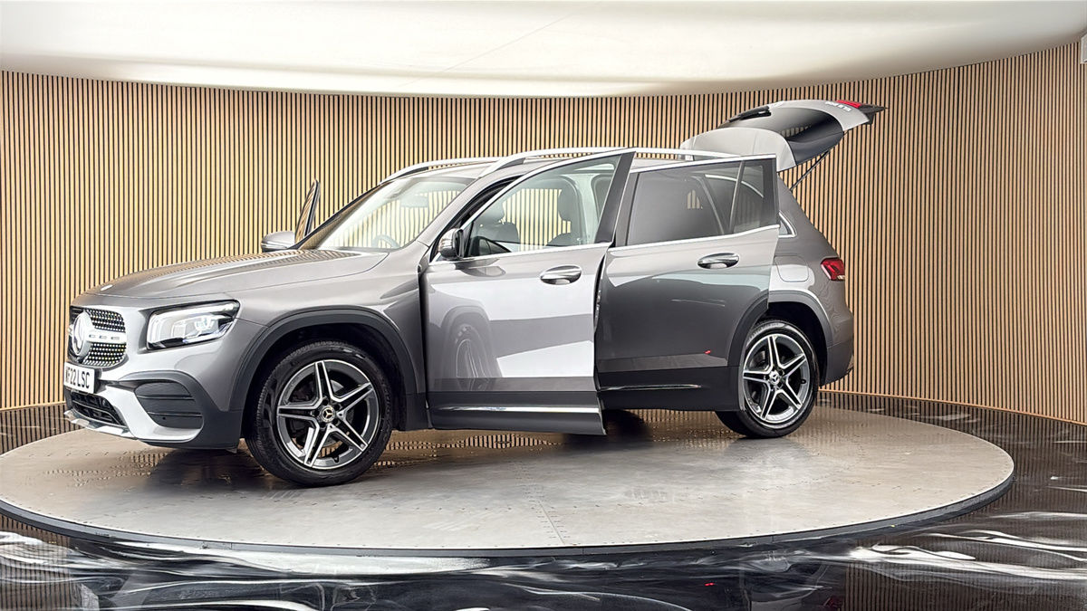 More views of Mercedes-Benz GLB
