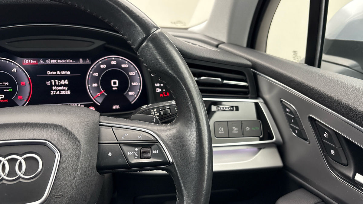 Audi Q7 Image 14