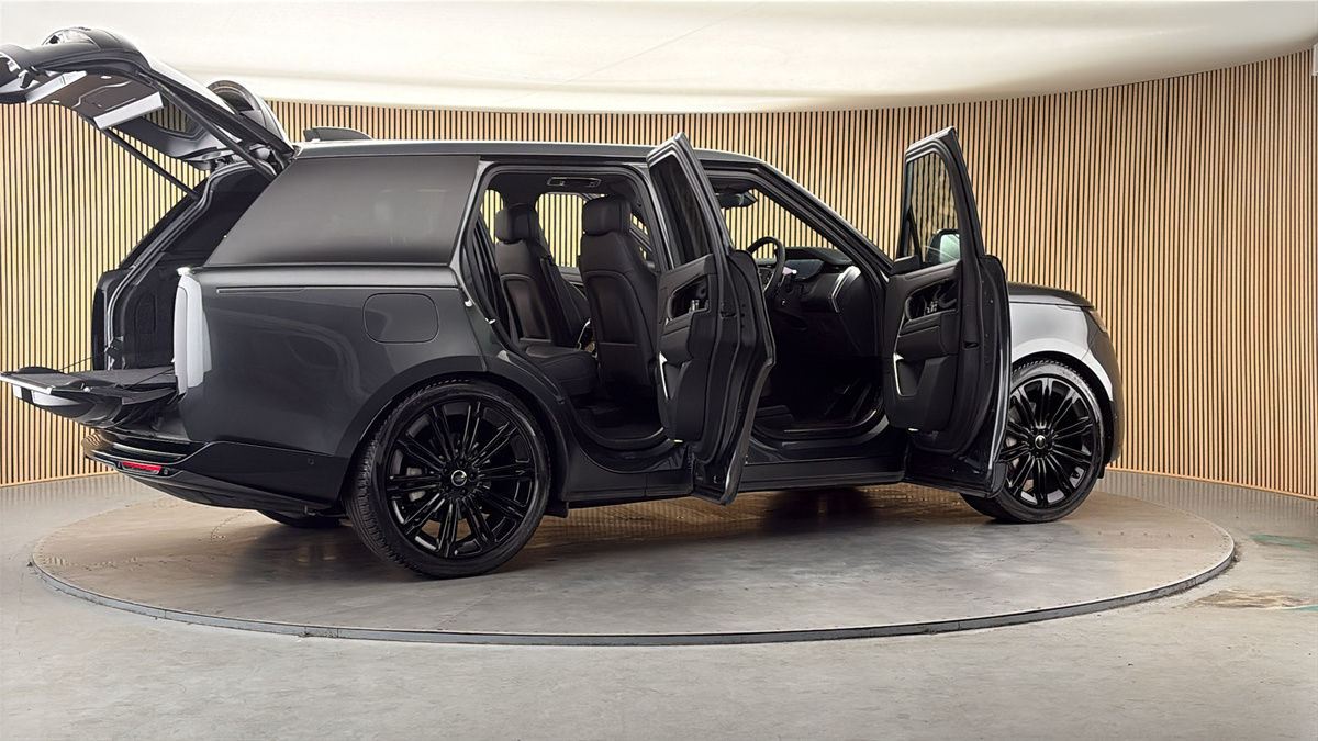 More views of Land Rover Range Rover