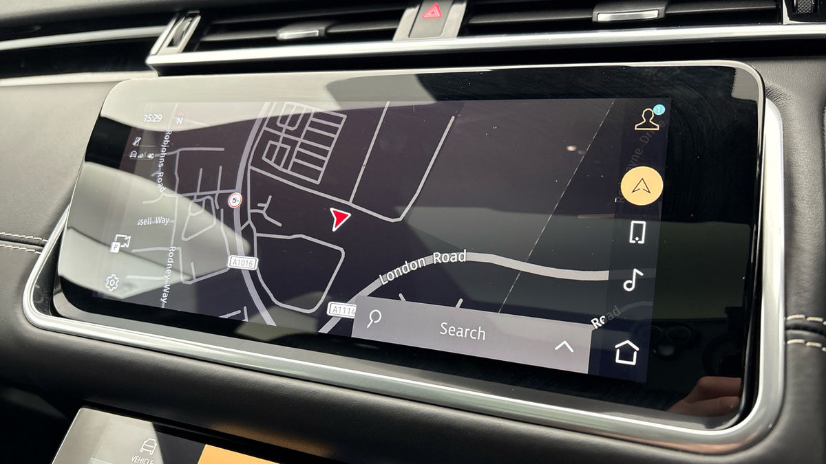 Land Rover Range Rover Velar Image 17