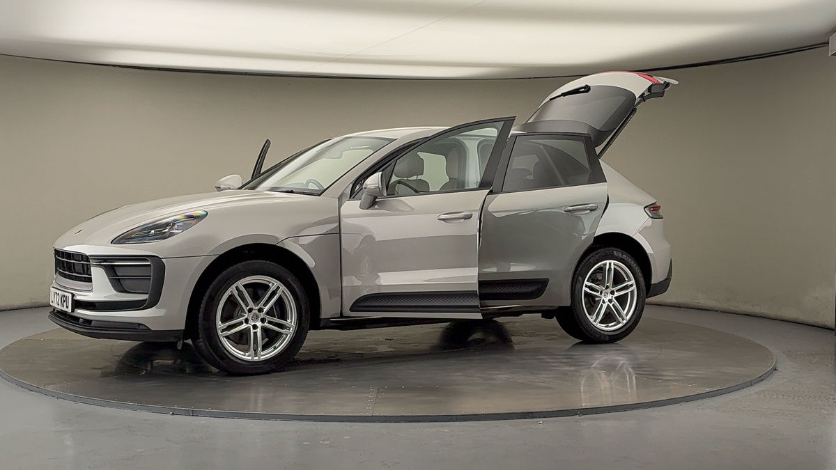 More views of Porsche Macan