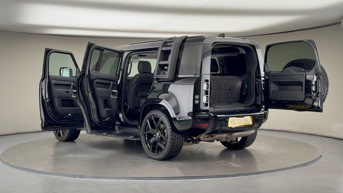 More views of Land Rover Defender 110