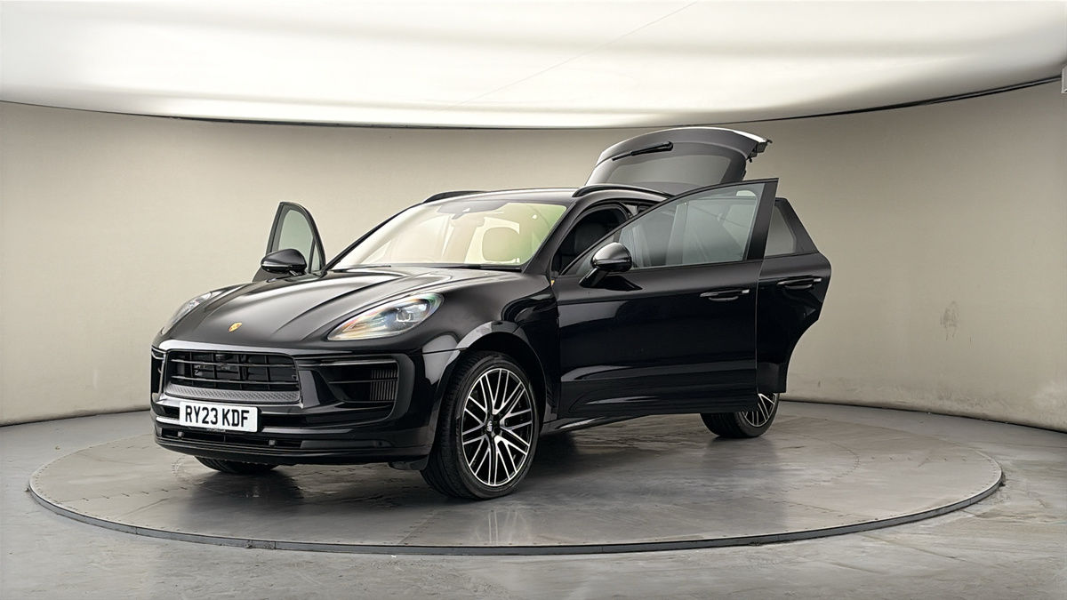More views of Porsche Macan