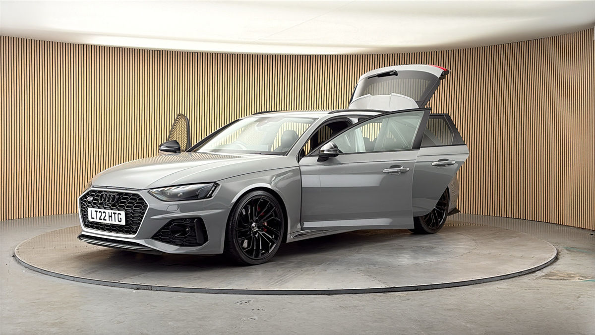Audi RS4 Avant Image 22