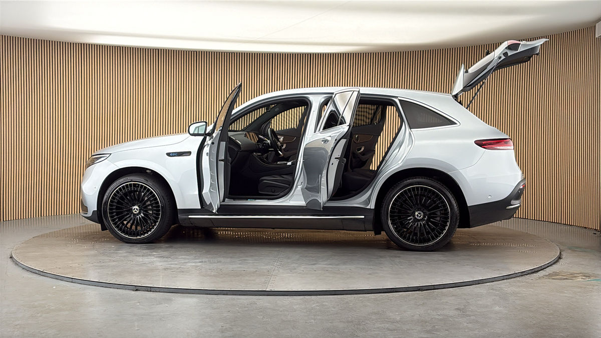 More views of Mercedes-Benz EQC
