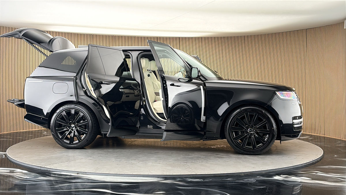 More views of Land Rover Range Rover