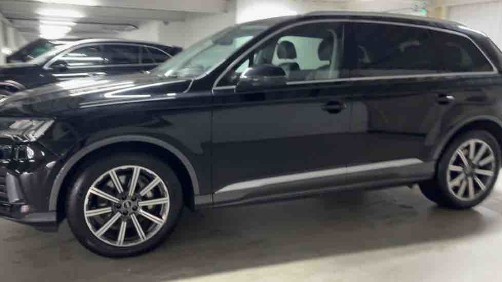 More views of Audi Q7