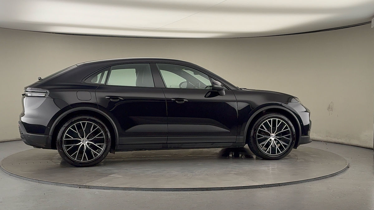 More views of Porsche Macan