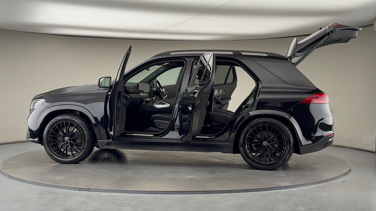 More views of Mercedes-Benz GLE