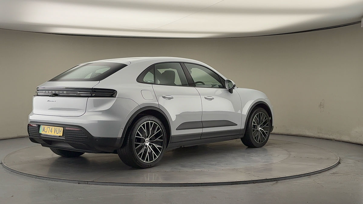 Porsche Macan Image 22