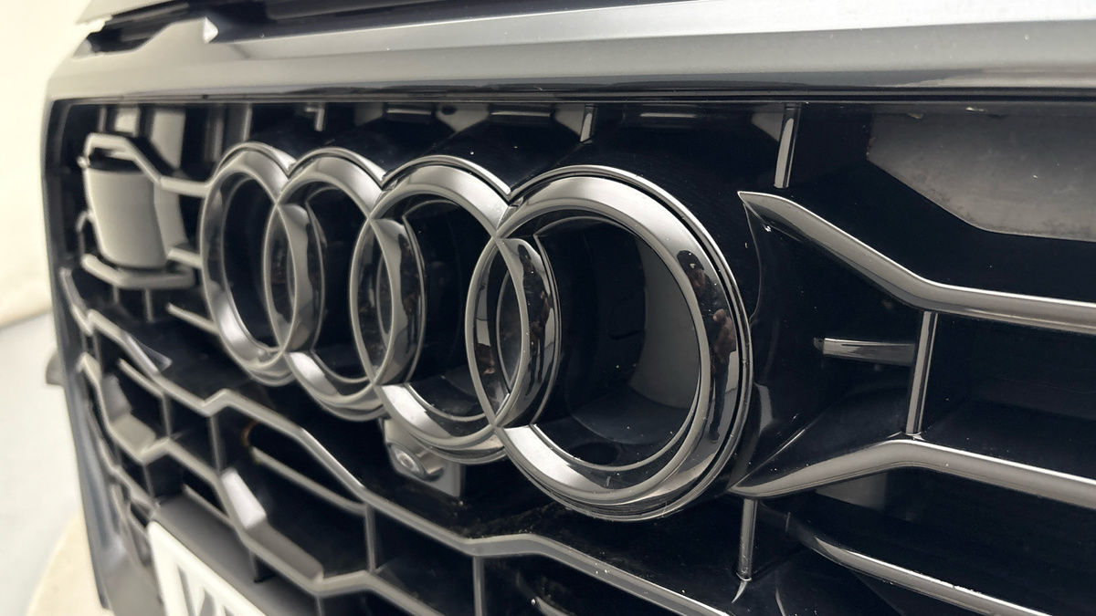 Audi RSQ8 Urban Image 23