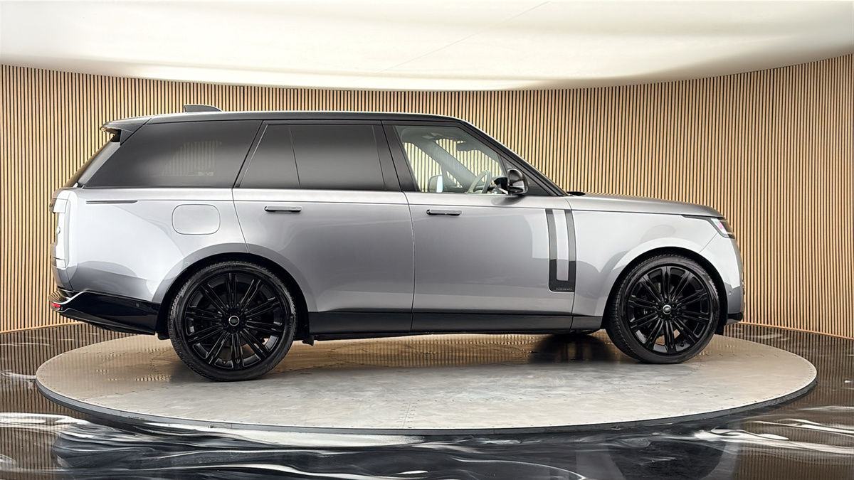More views of Land Rover Range Rover