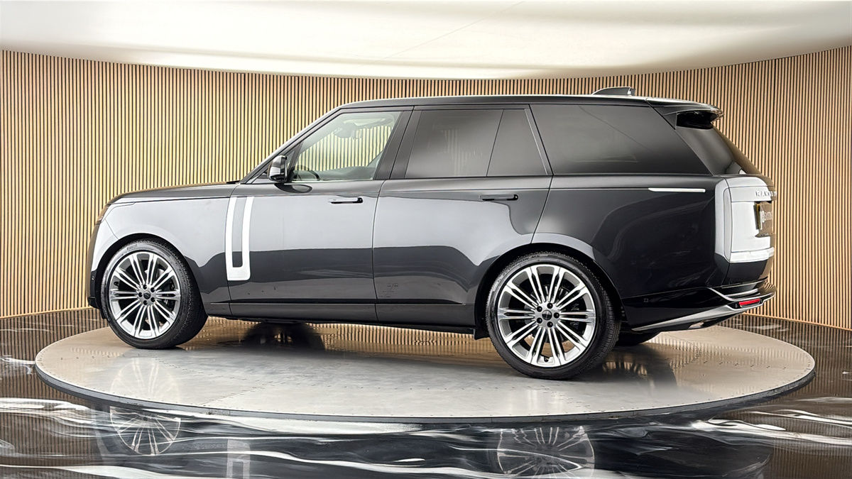 More views of Land Rover Range Rover