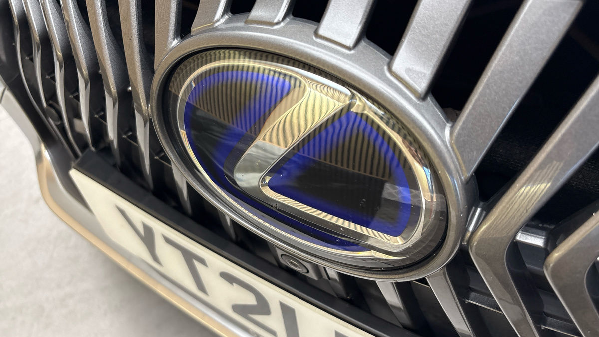 Lexus ES Image 24