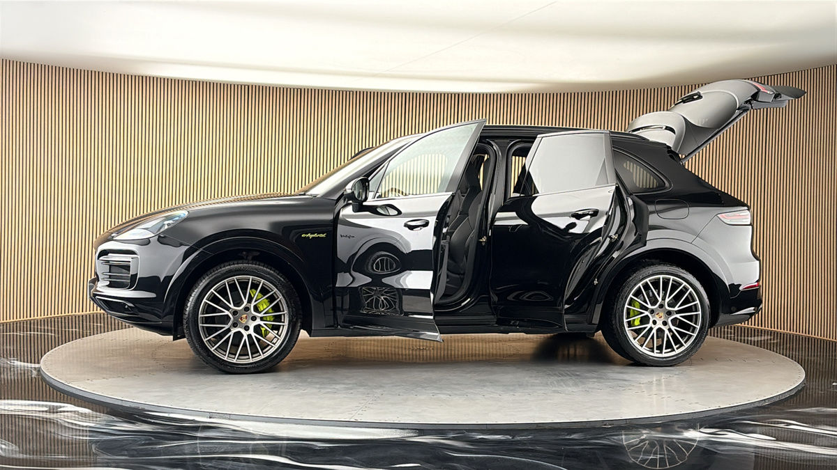 More views of Porsche Cayenne