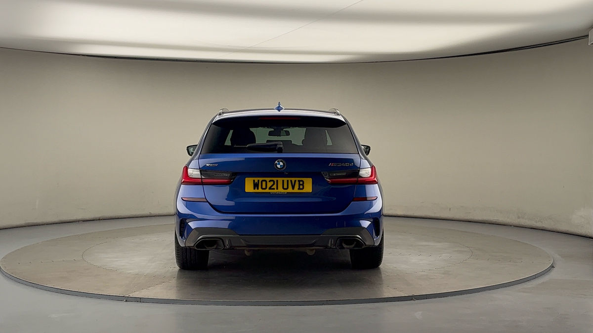 BMW 3 Series Image 4