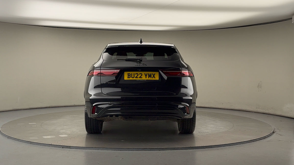 Jaguar F-PACE Image 4