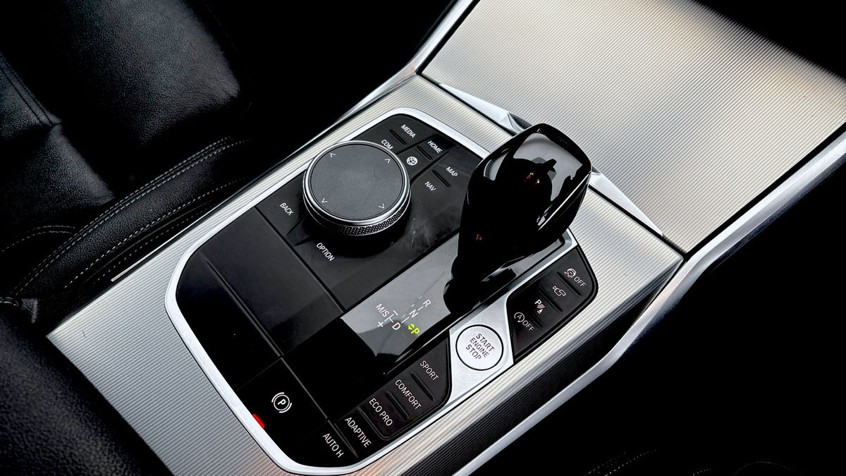 BMW 3 Series Image 6