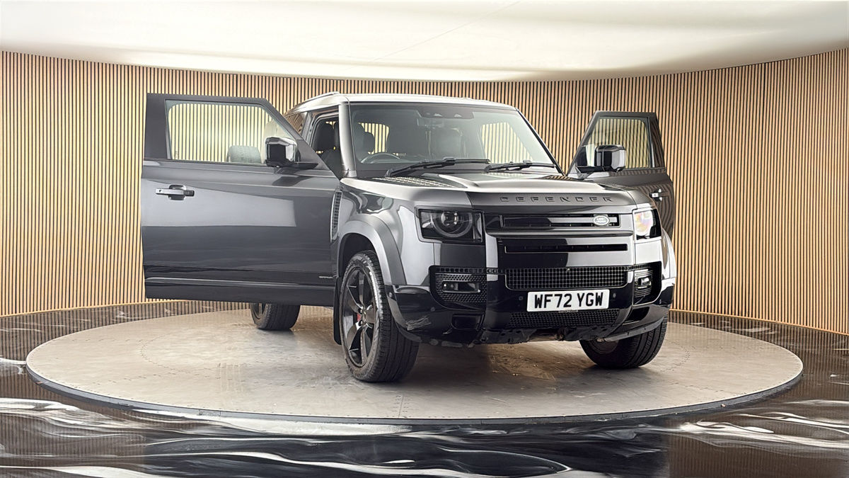 More views of Land Rover Defender 90