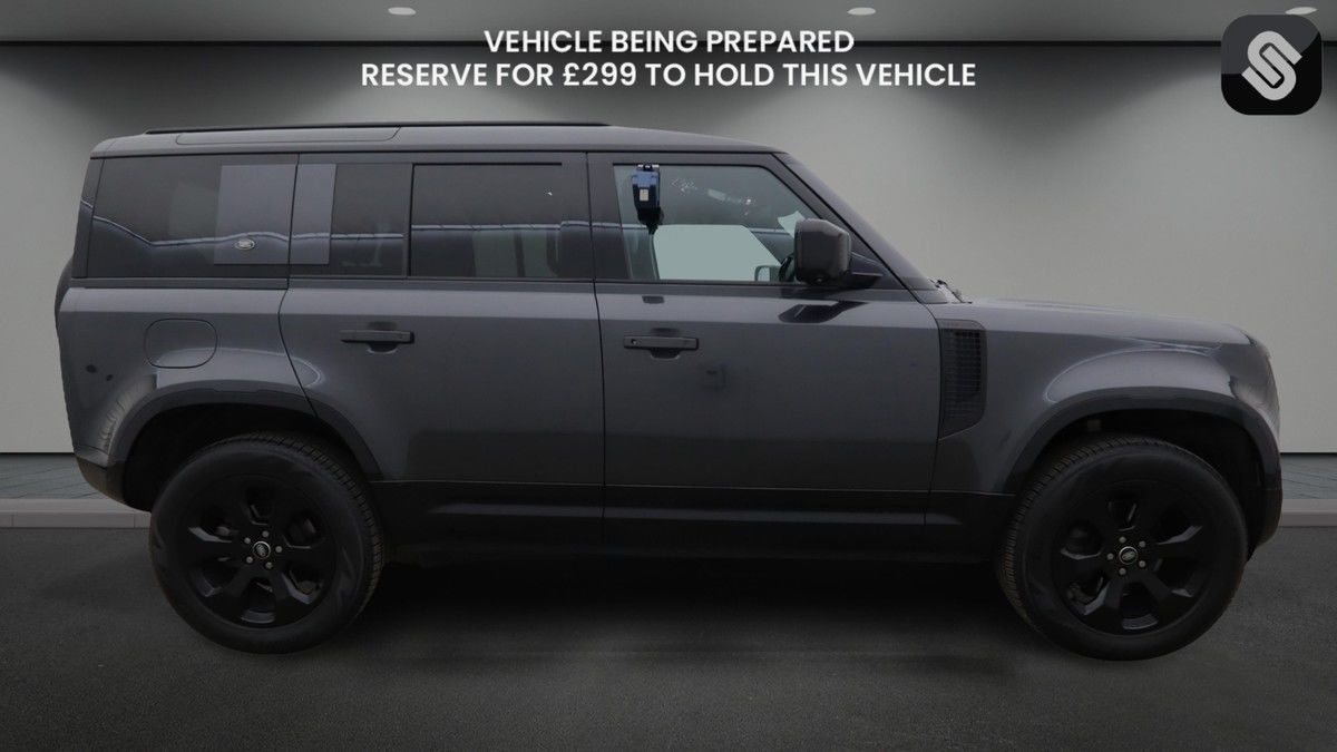 Land Rover Defender 110 Image 5