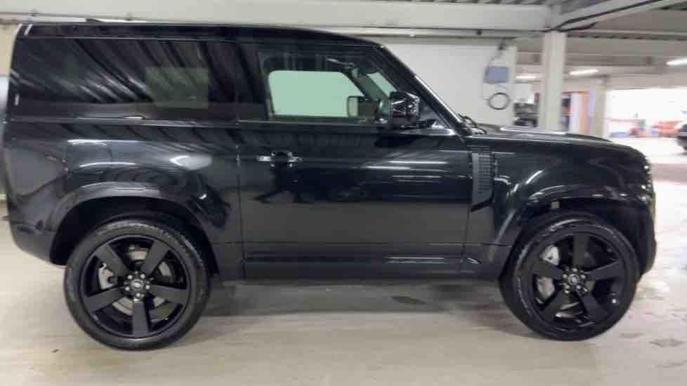 More views of Land Rover Defender 90